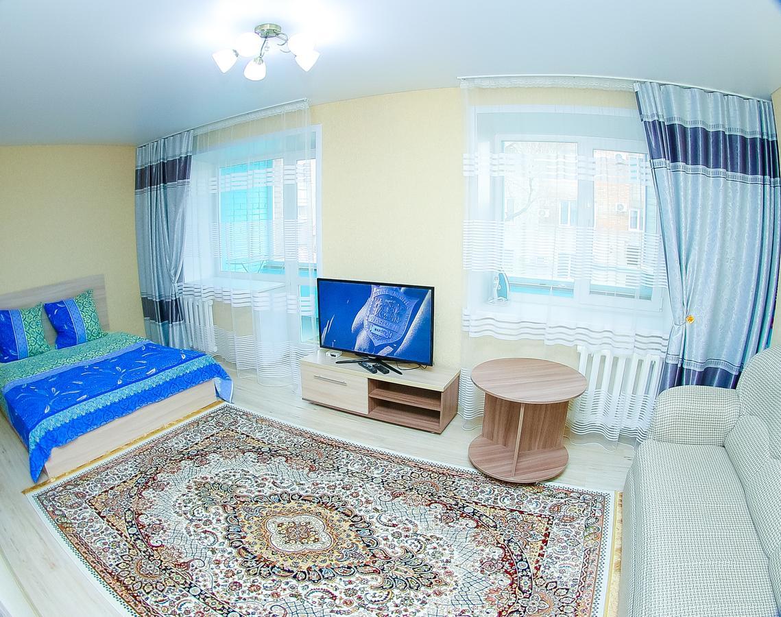 Apart On Slavskogo 14 Ustʼ-Kamenogorsk Exterior foto
